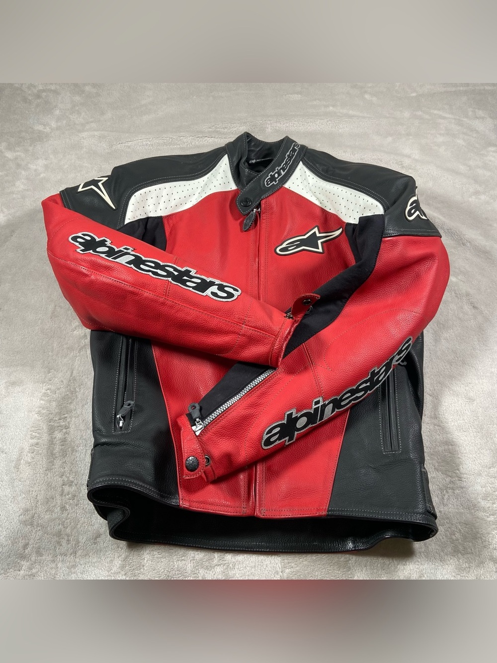 Alpinestars Leather Armored Padded Motorcycle Riding Jacket Sz 38 (Eur 48)
I